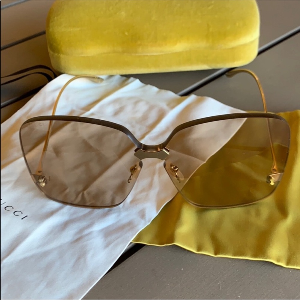 Gucci Oversized Rimless Sunglasses - Brown & Gold (GG0352S) - Picture 2 of 14
